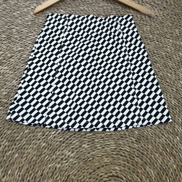 Dresses & Skirts - Black And White Plaid Mini Skirt